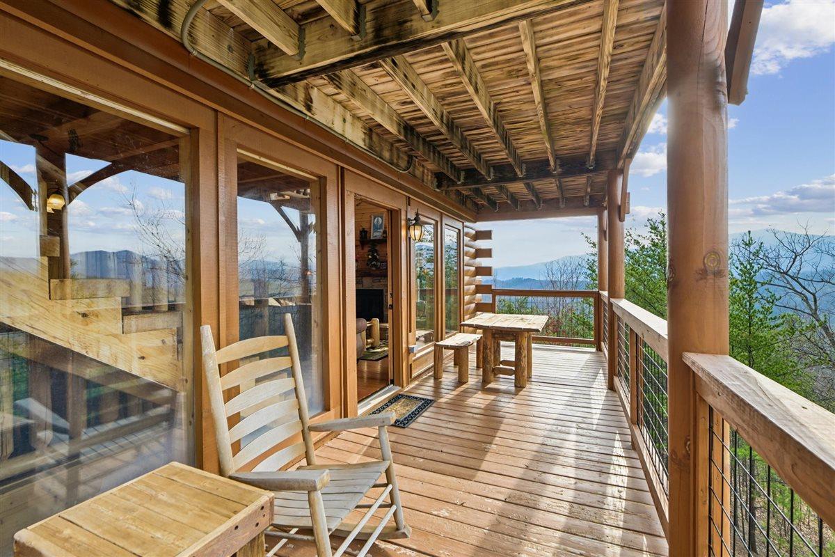 07Balcony