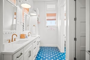 Bunk Bathroom, 1st Floor