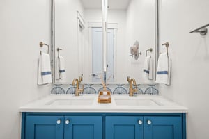 Primary King Bathroom, 2nd Floor