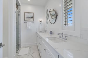 Primary King Bathroom, 3rd Floor