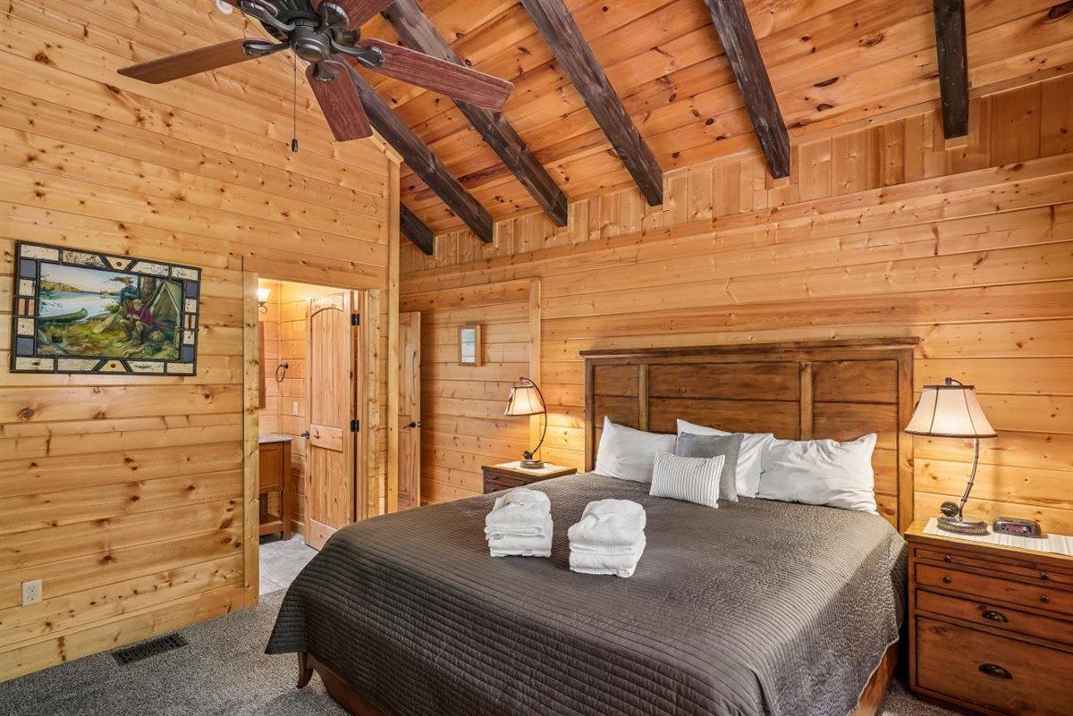 080Bedroom