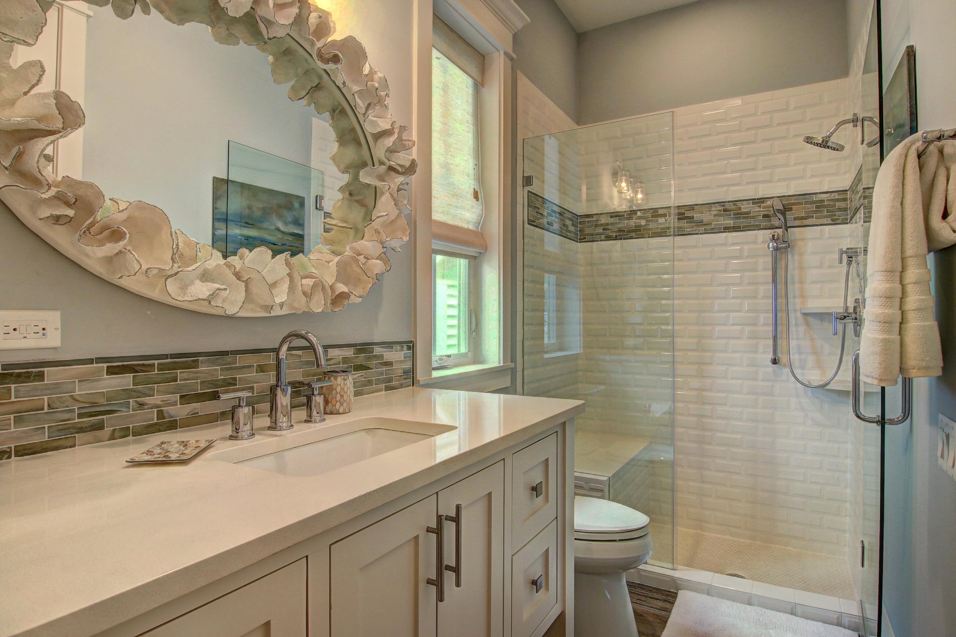 King Guest Room Bath, 1st Floor