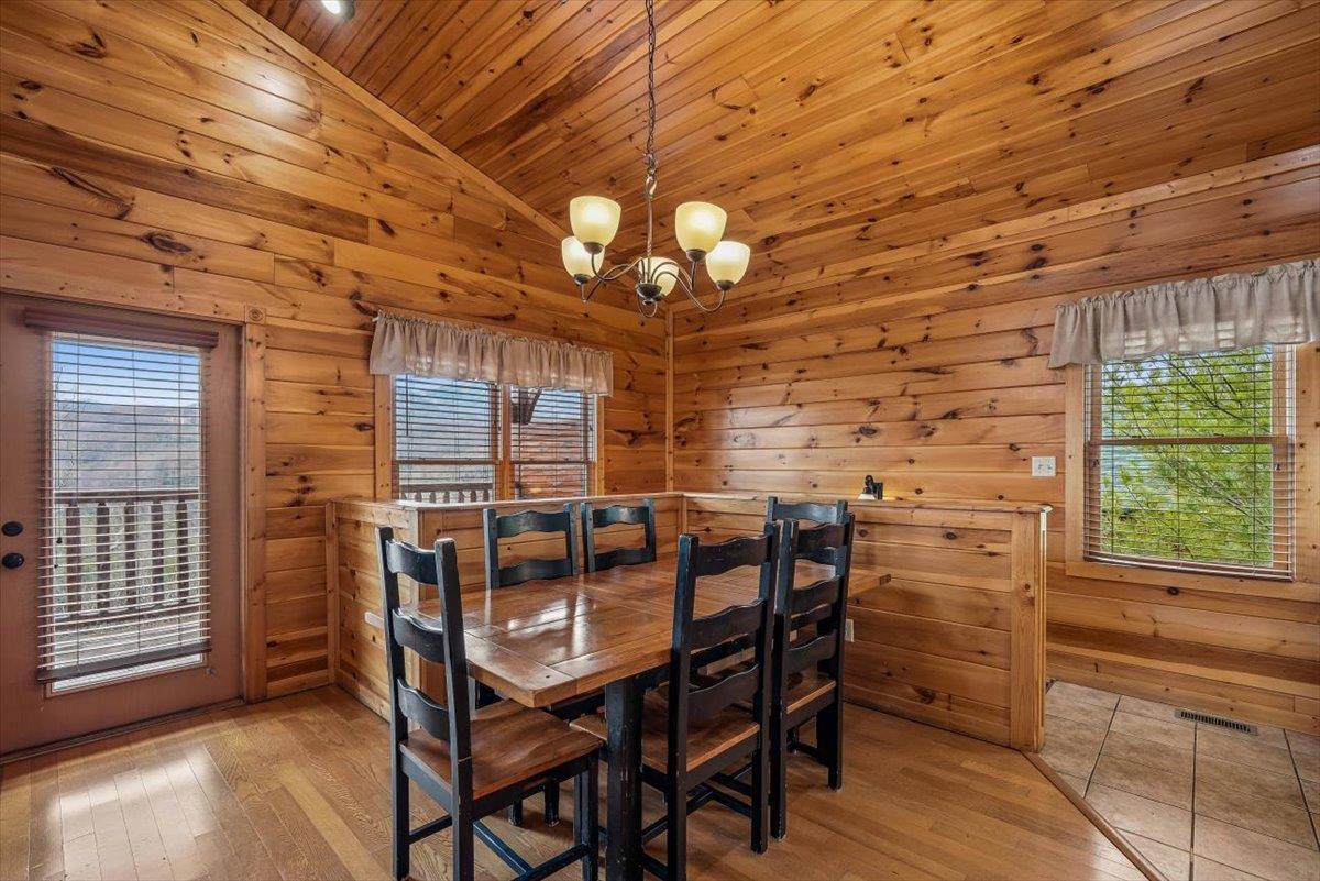 12Dining Room