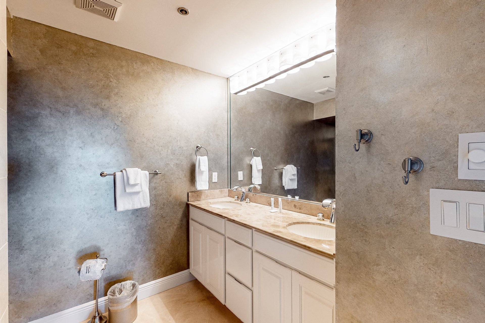 TOPSL Beach Manor 514 13