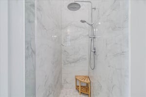 Primary King Bathroom, 1st Floor