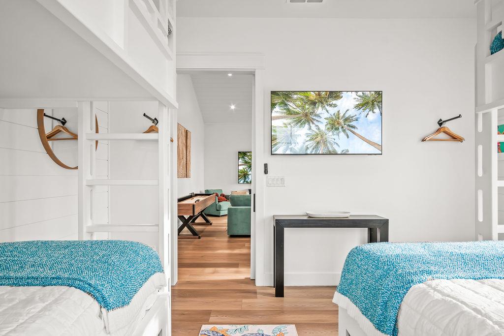 2nd Floor, Bunk Bedroom