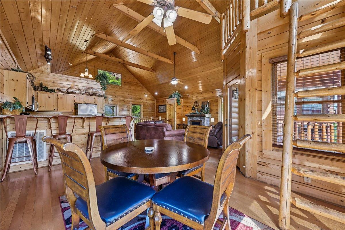 Main LevelDining Area