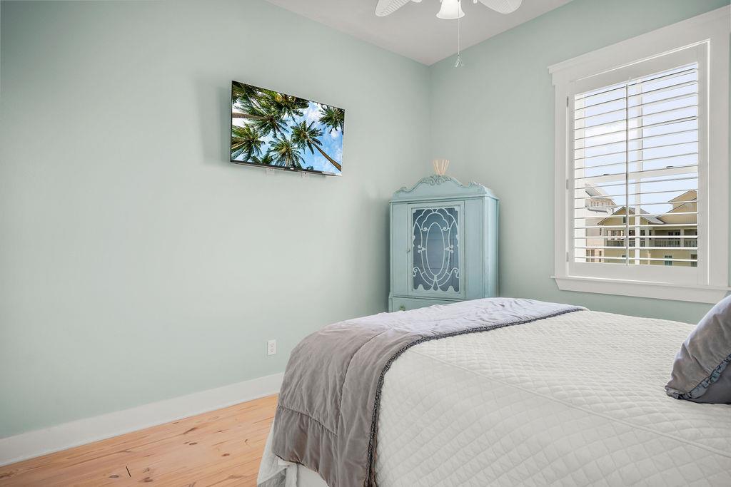2nd Floor, Second Queen Bedroom