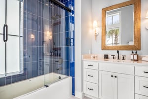 King Bathroom, Ground Floor