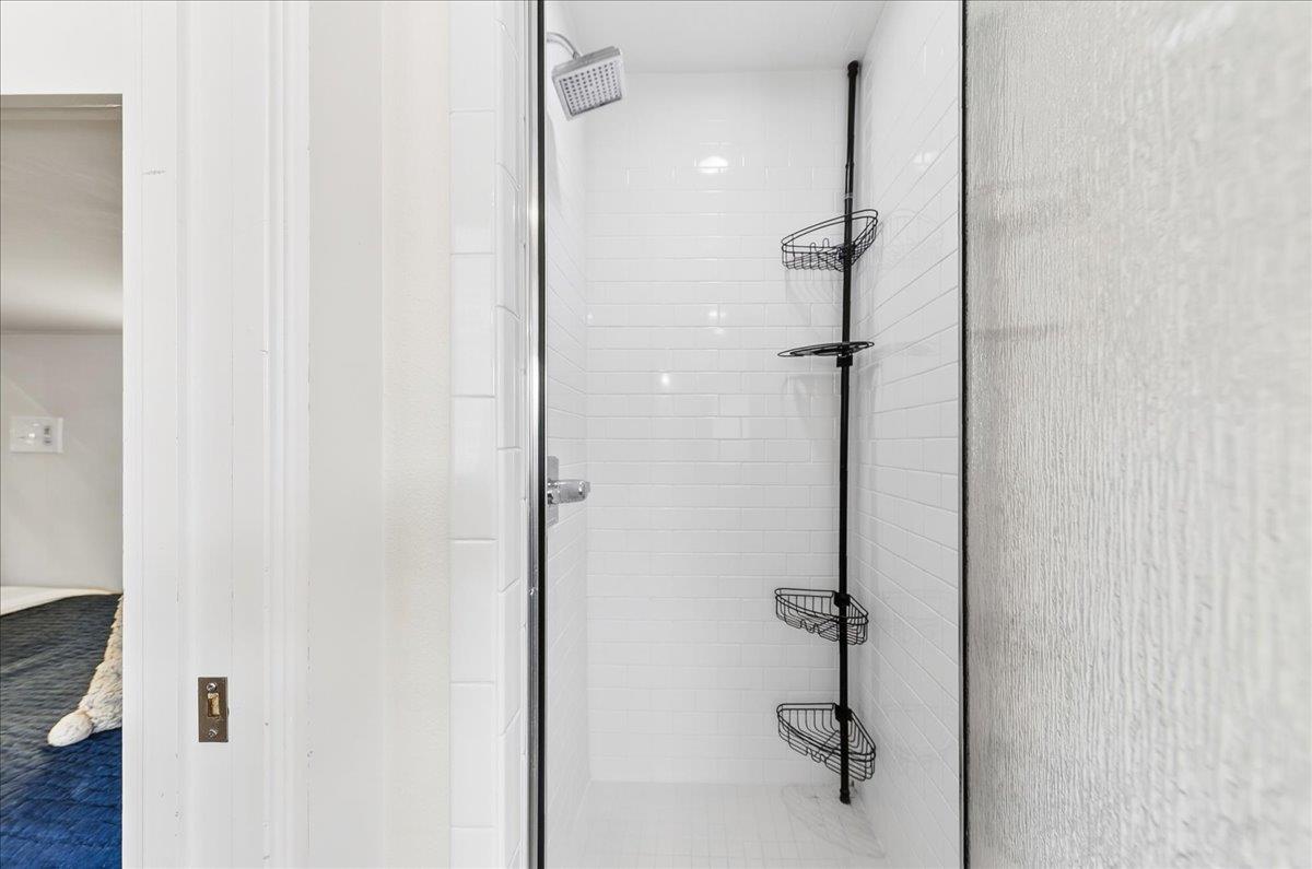 1st Floor, Shared Bathroom