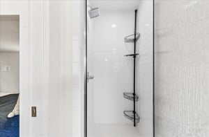 1st Floor, Shared Bathroom