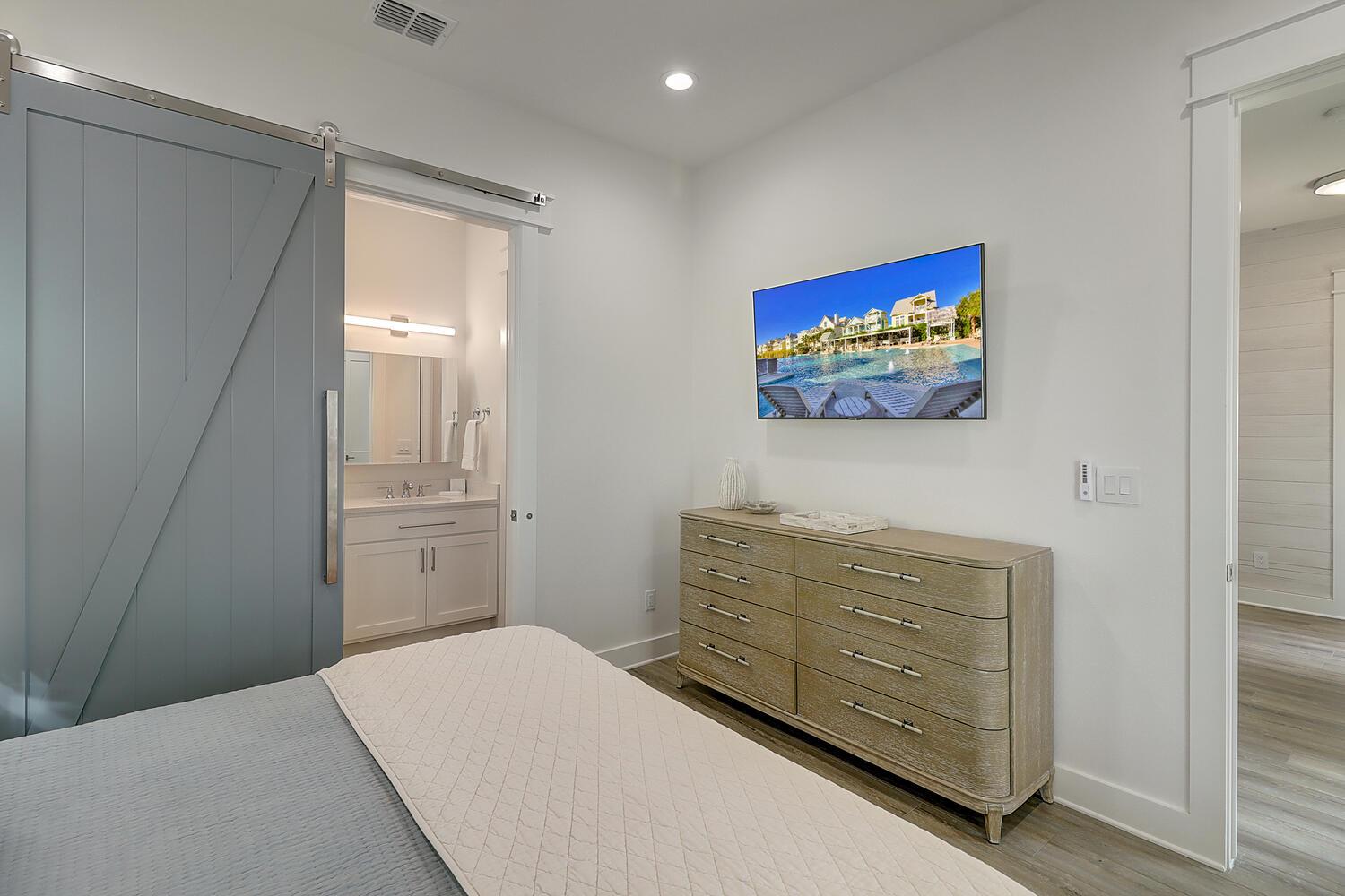 1st Floor King Suite