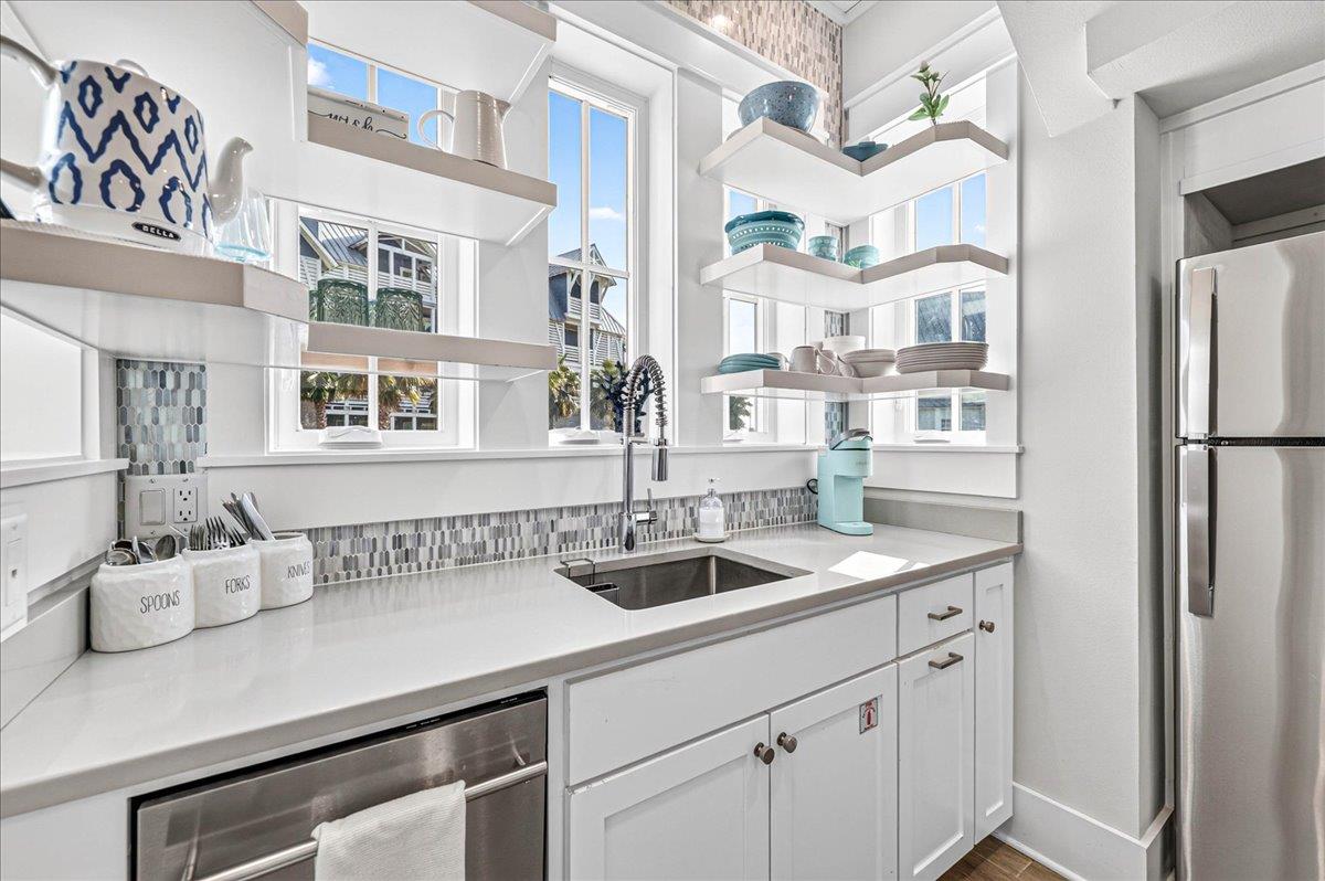 1st Floor, Kitchen