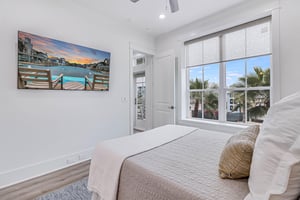 Queen Bedroom, First Level