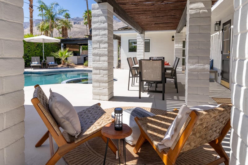 Tons of outdoor lounge areas