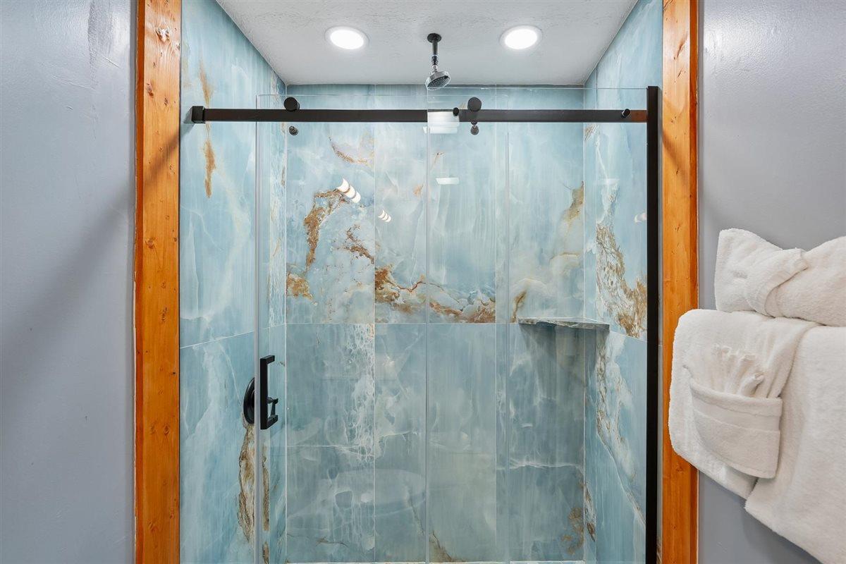 King Suite 1 Attached Bathroom