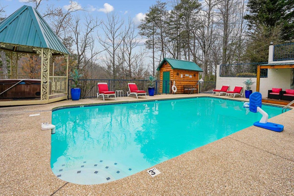 24Pool