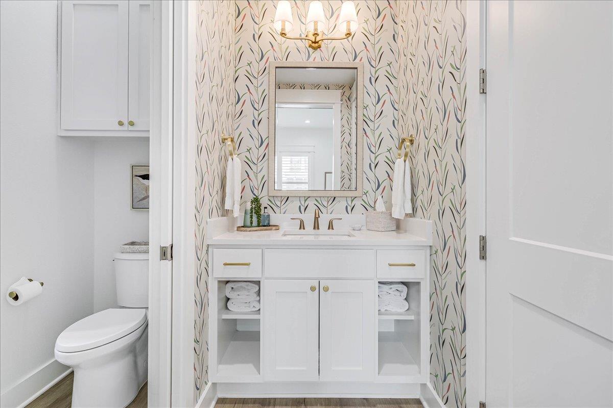 Third King Bathroom, 1st Floor