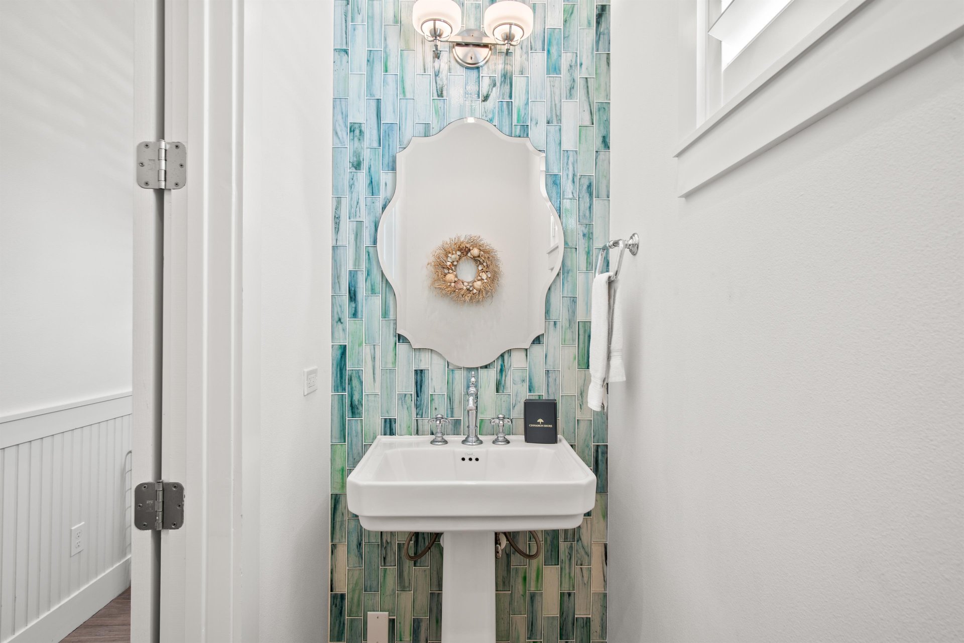 Powder Room, 1st Floor