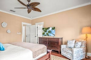 Primary King Bedroom, 2nd Floor