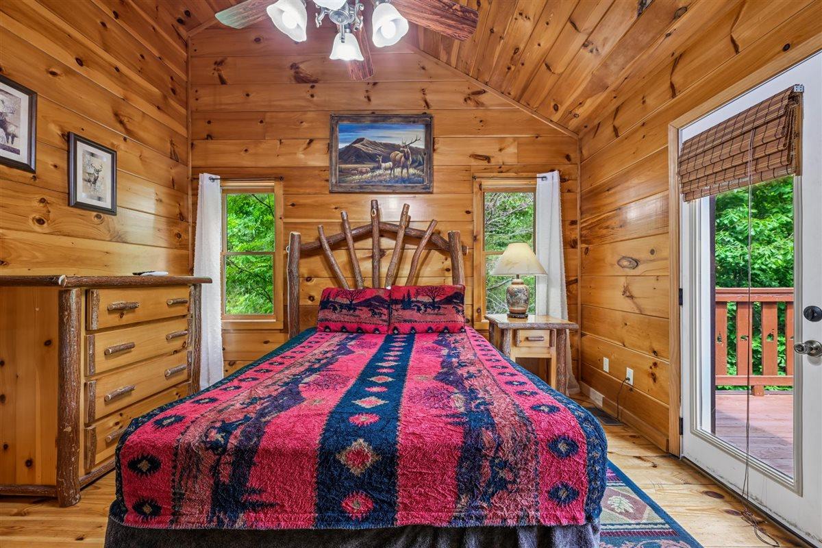 050Bedroom