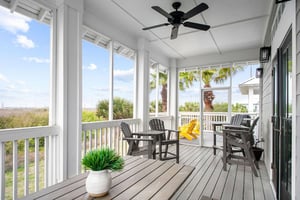 Screened in Balcony, 2nd Floor