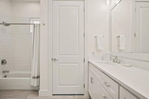 Bunk Room Bathroom, 1st Floor