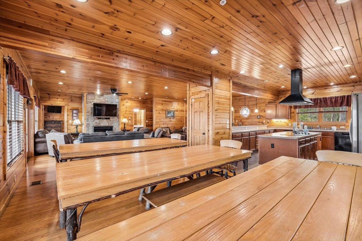 023Dining Area