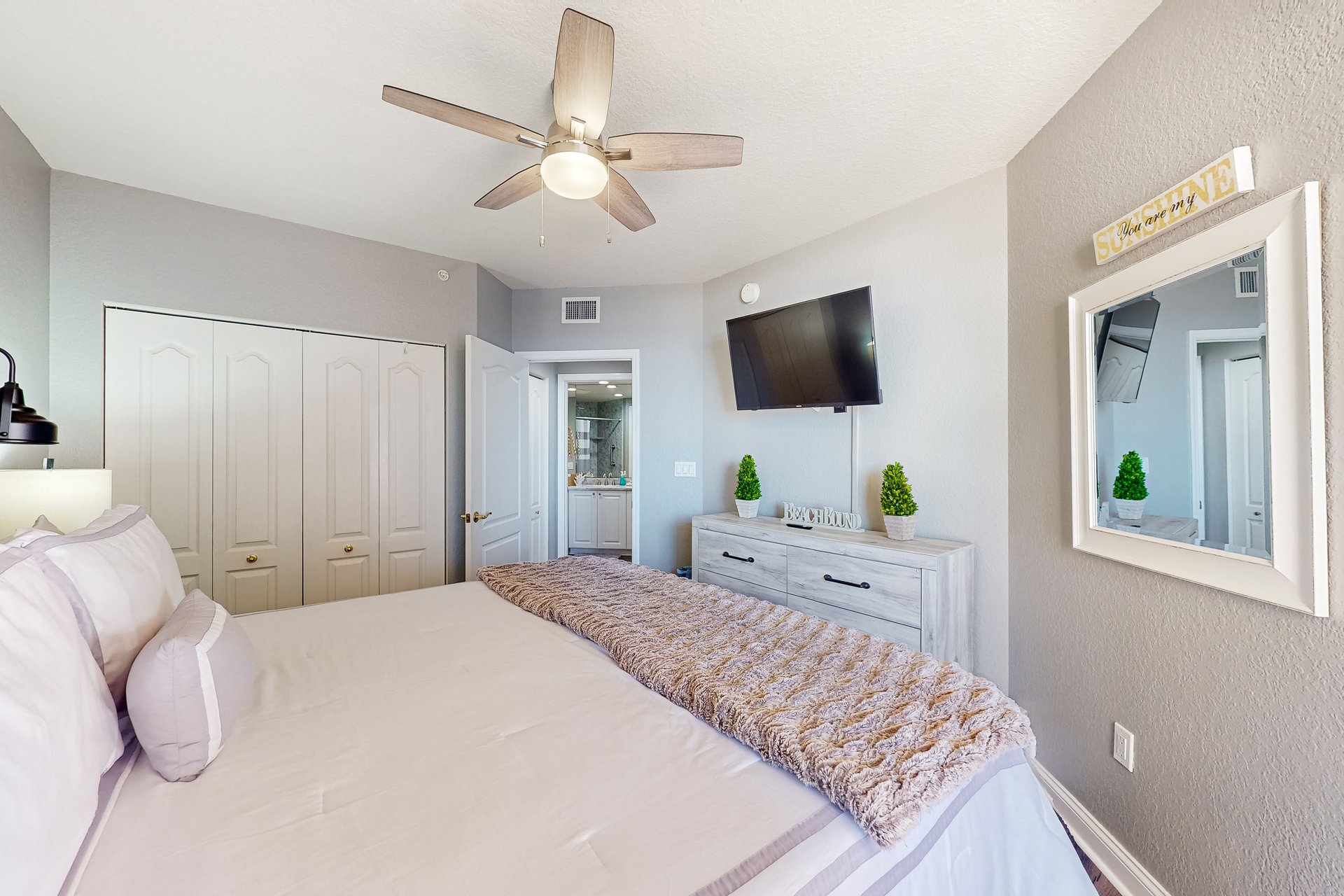 Mandalay Beach Club San Marco 403 25