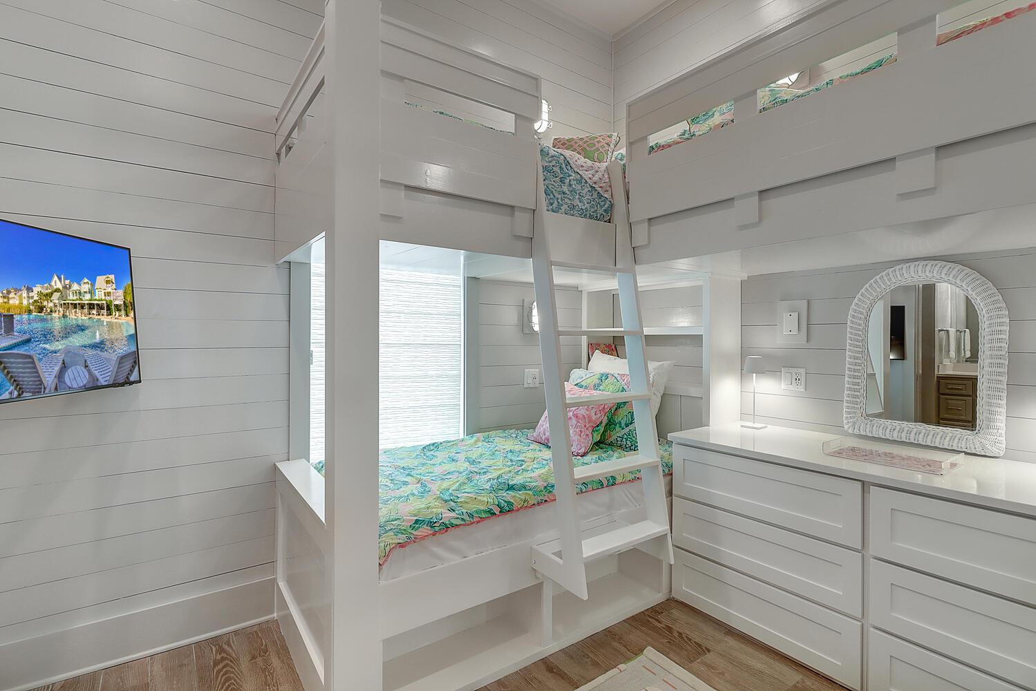 Bunk Bedroom, 1st Floor