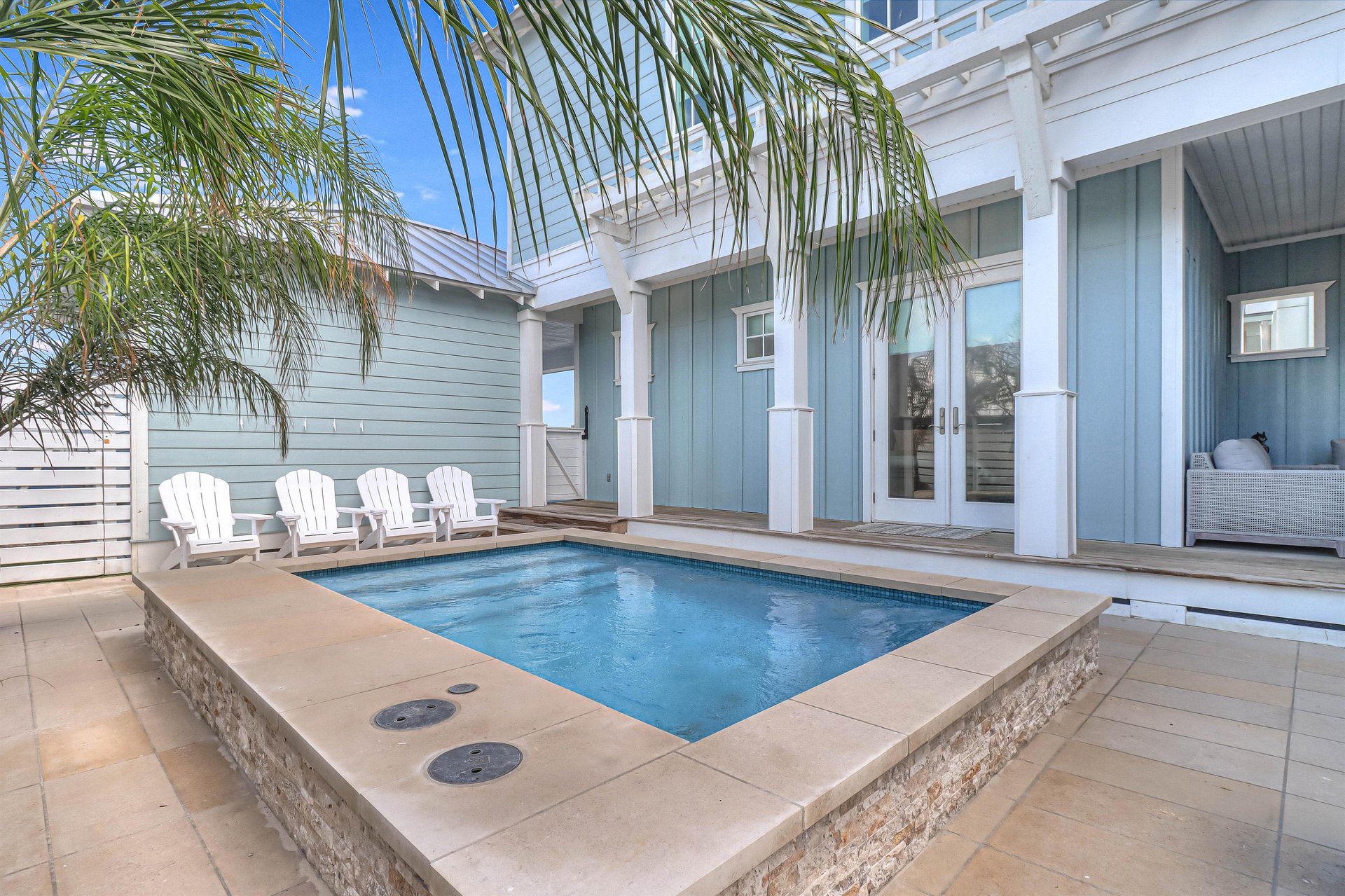 Private Pool  Outdoor Lounge, 1st Floor