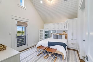 TwinQueen Bunk, 2nd Floor