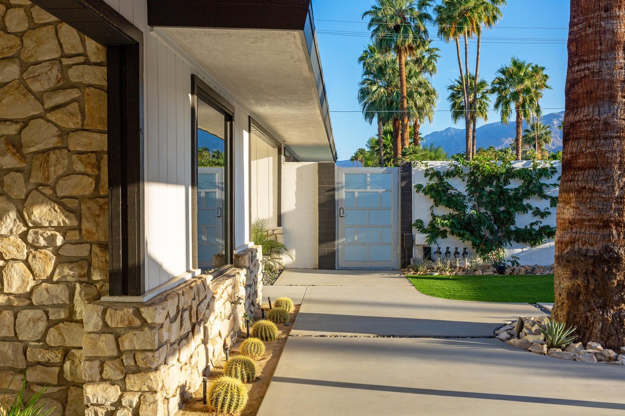 Palm Springs style