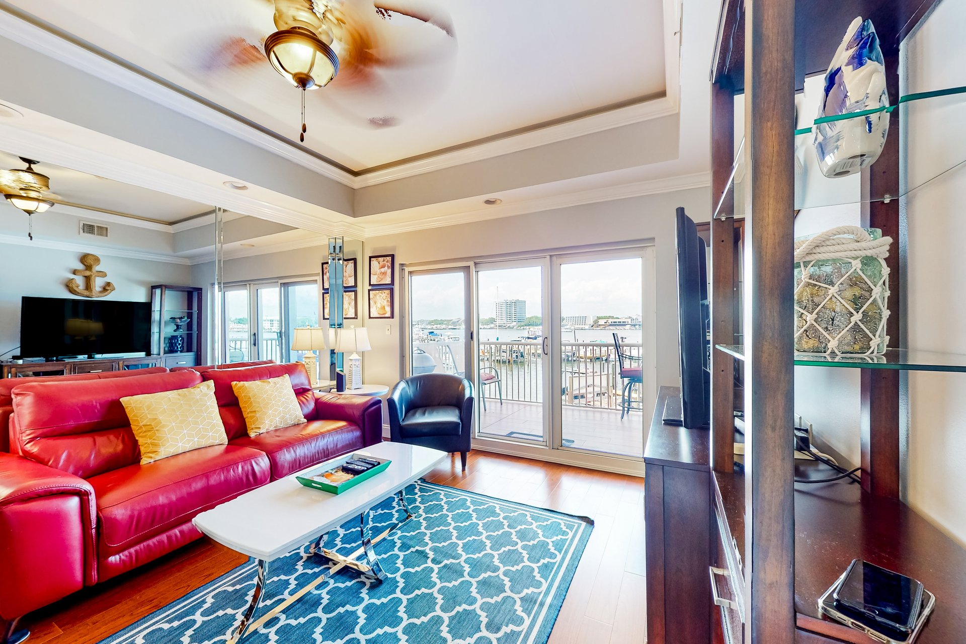 Sun King Yacht Club 2C 1