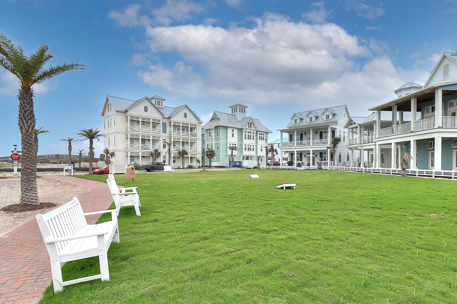 Games on the Lawn  Cinnamon Shore South