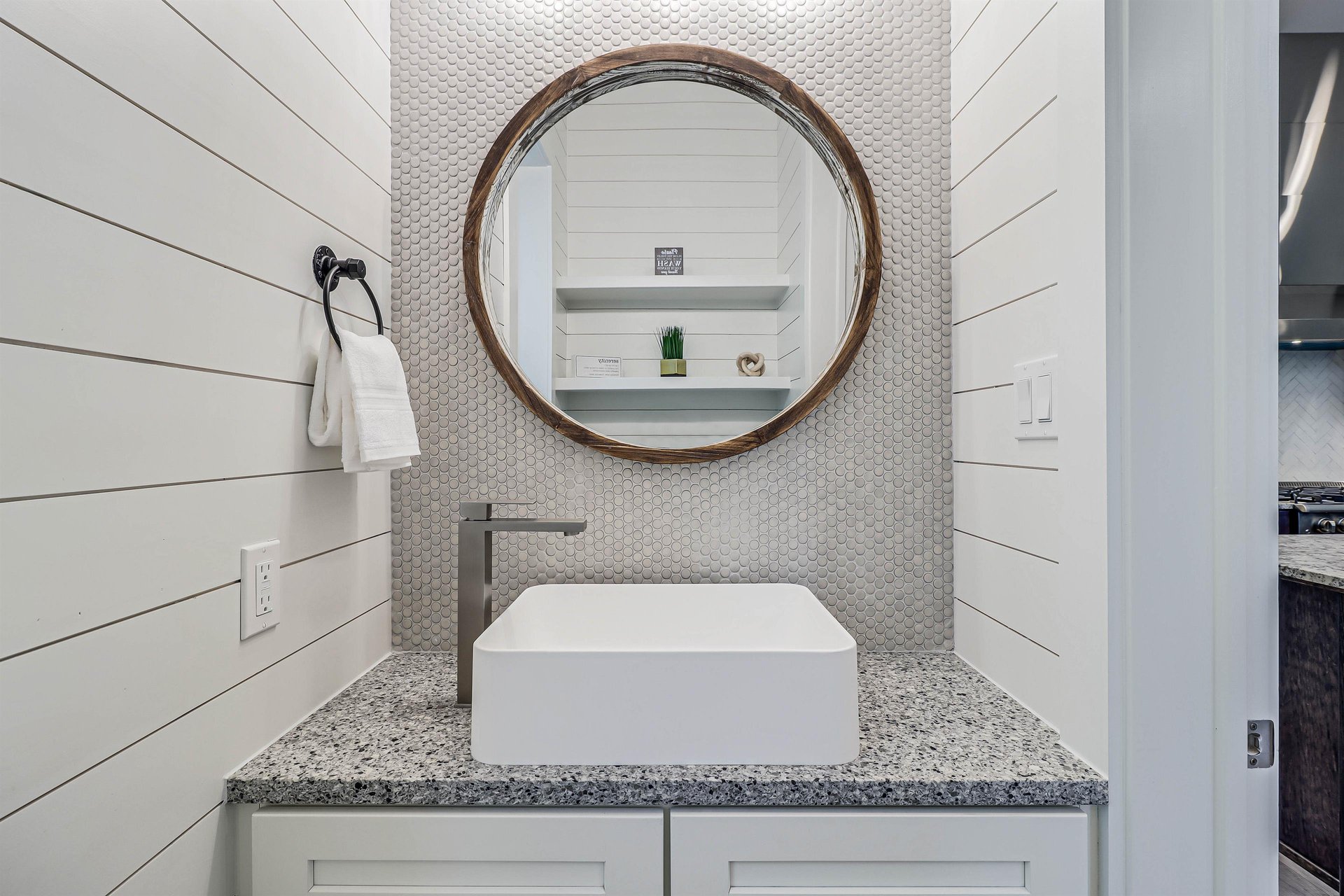 Powder Room, 1st Floor