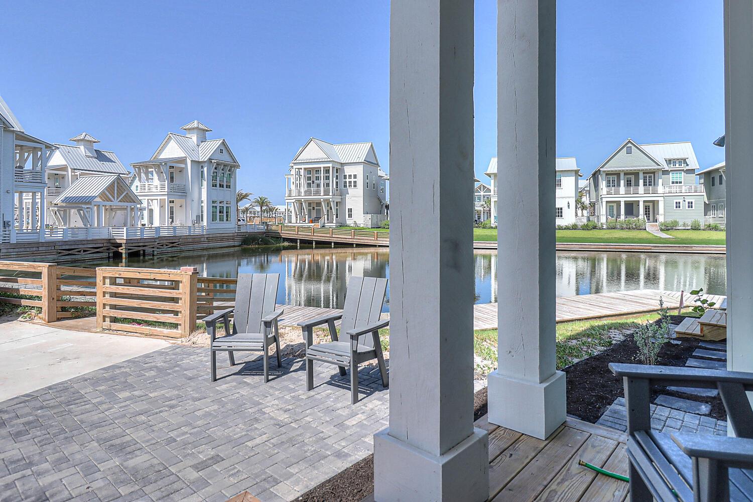 Side Lounge Area with Lake View