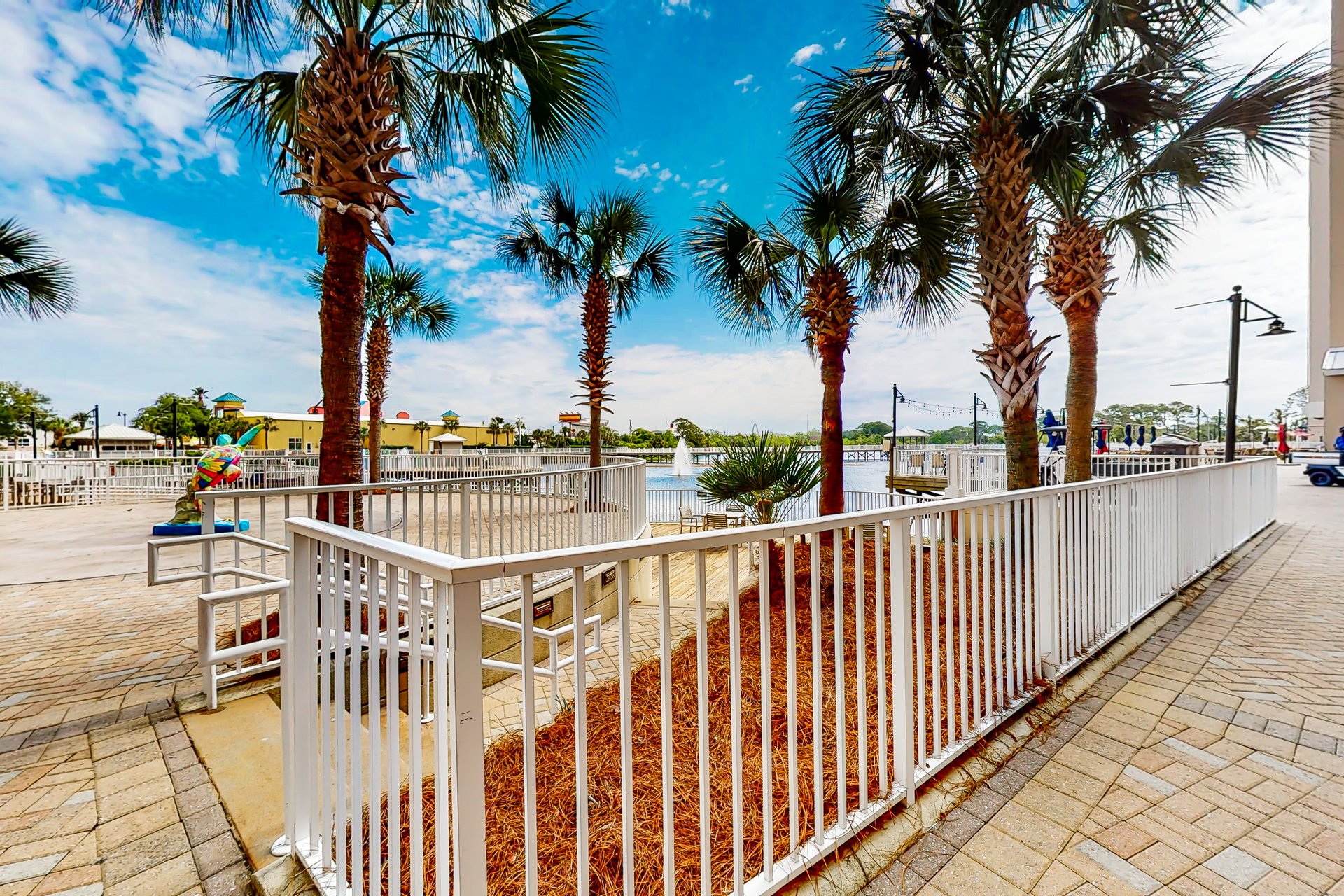 Laketown Wharf 1125 27