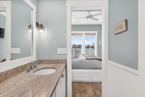 Primary King Bathroom, 1st Floor