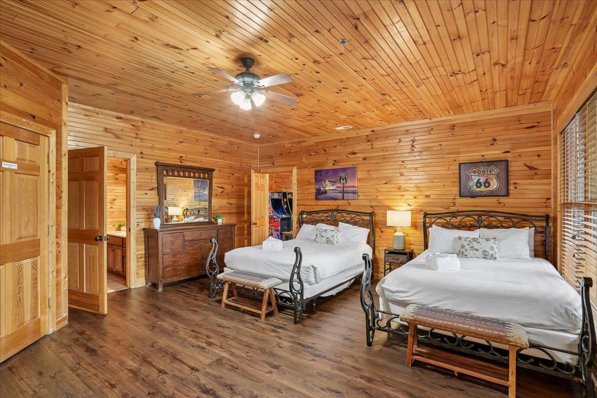 048Bedroom
