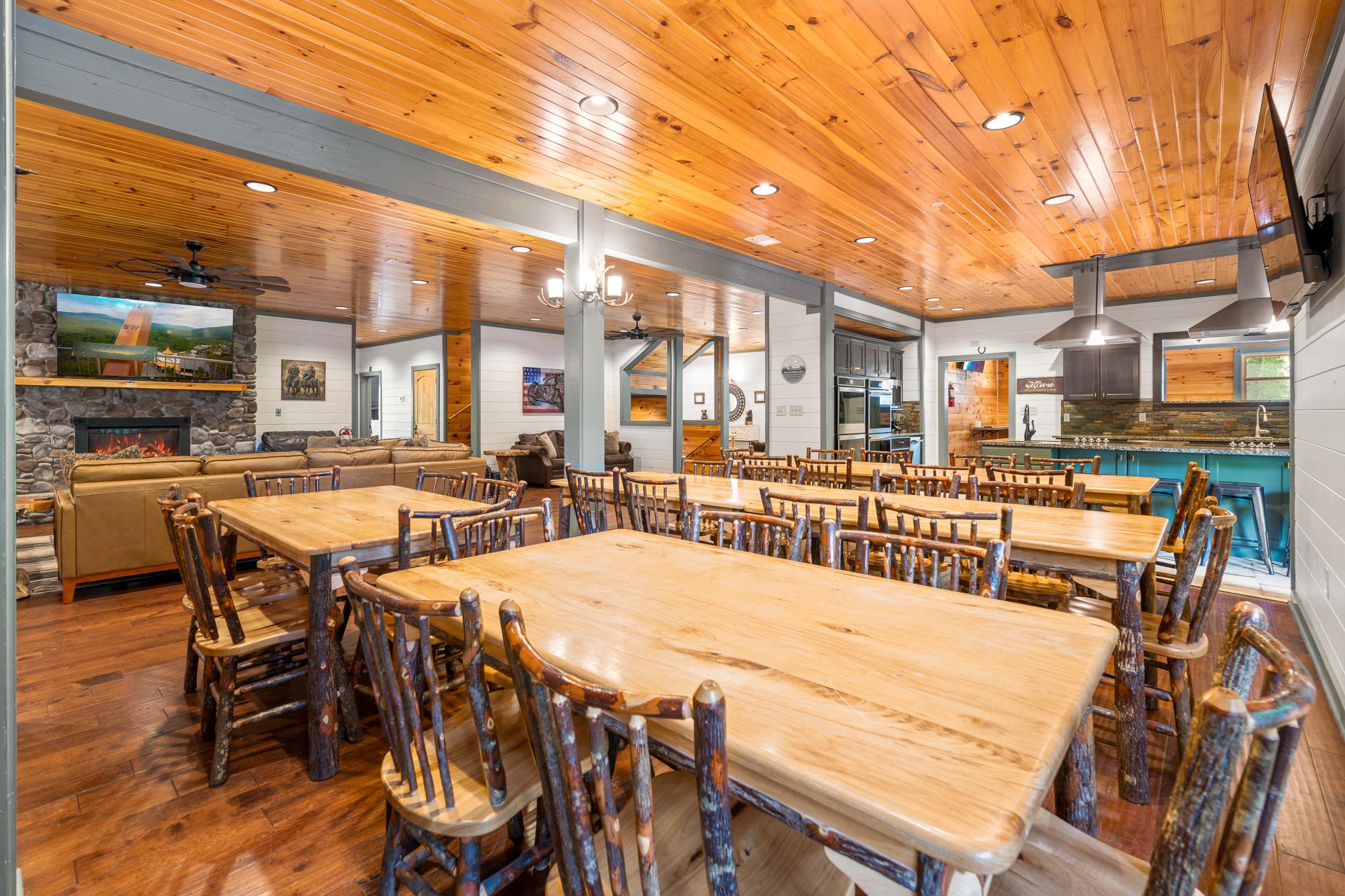 The Gatlinburg Lodge 216