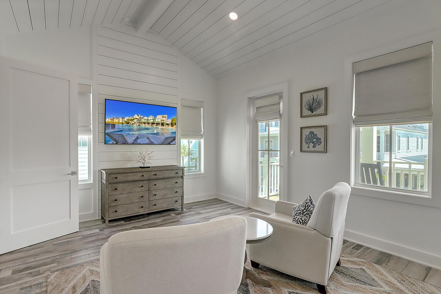 2nd Floor King Master Suite