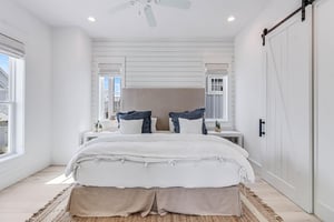 King Bedroom, 2nd Floor