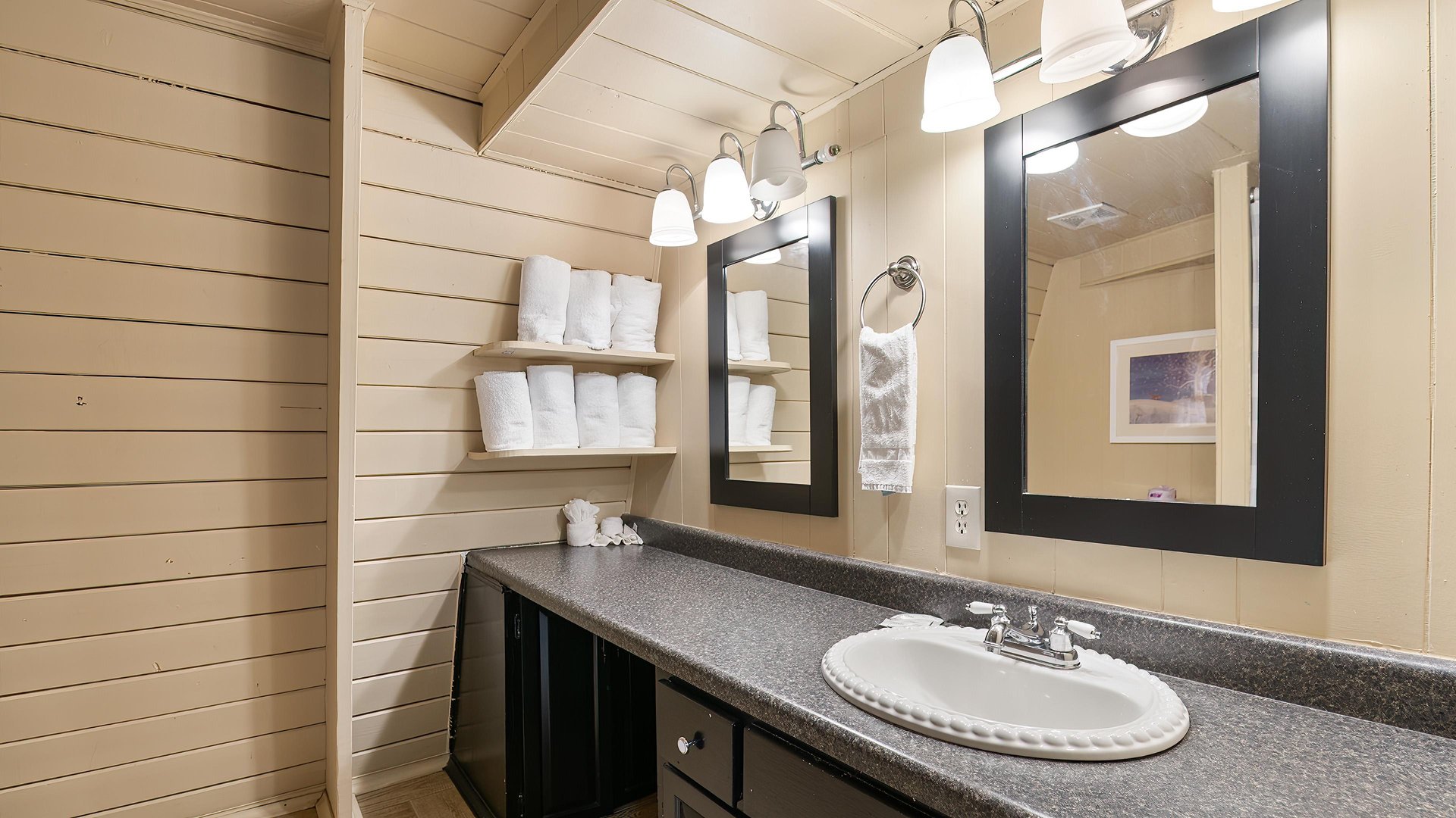 Gatlinburg Lodge Int 032original