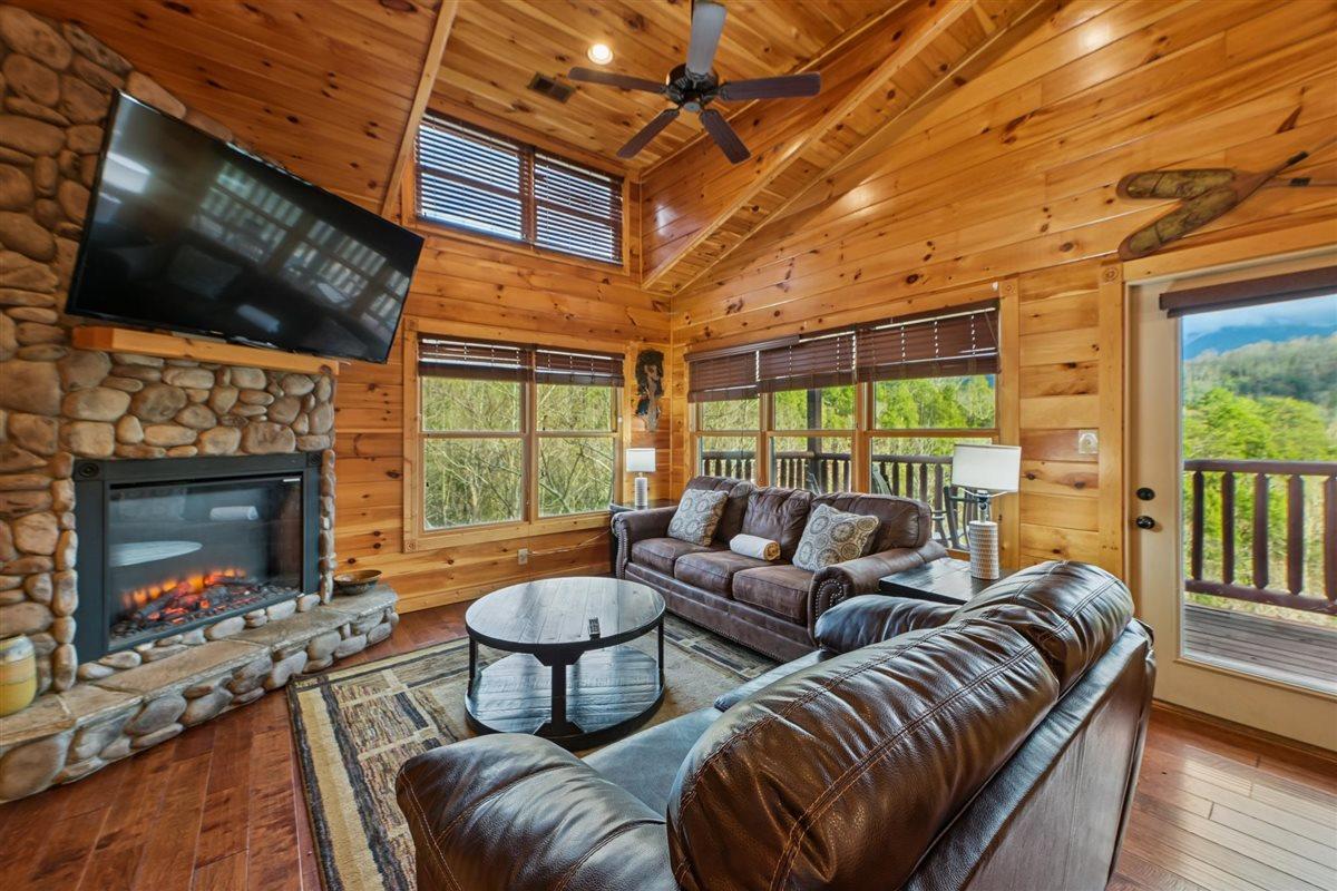 10Living Room