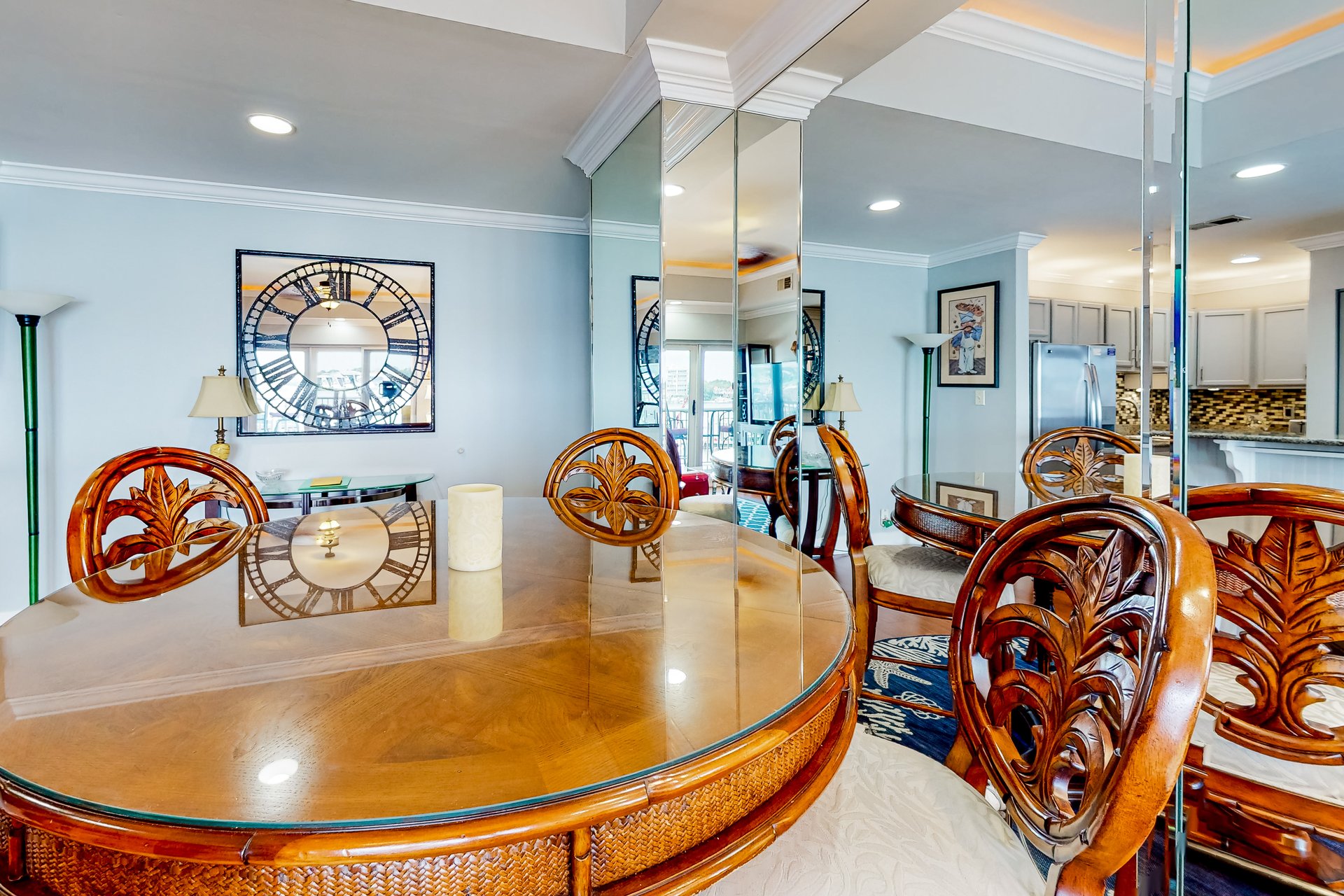 Sun King Yacht Club 2C 10