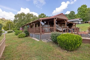 front view of Little Cove Cabin