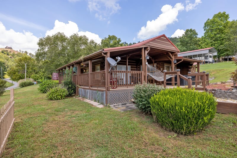 front view of Little Cove Cabin