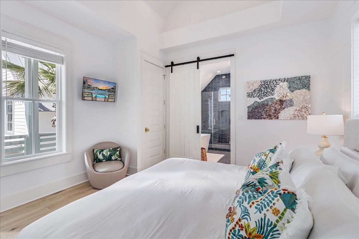 King Bedroom, 2nd Floor