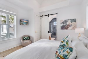 King Bedroom, 2nd Floor